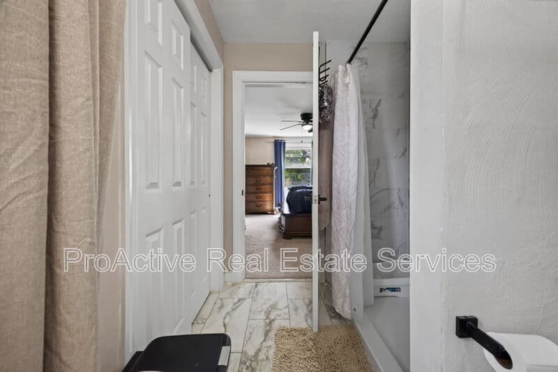 Norfolk House: 769 Burksdale Rd