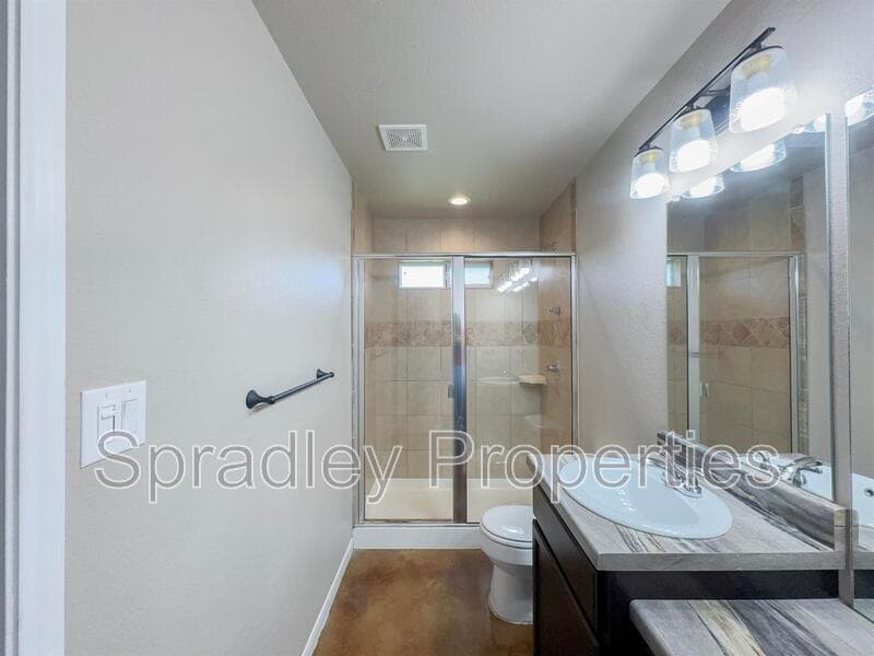 Belton House: 1209 N Blair St