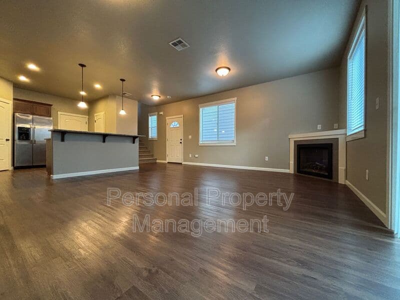 Vancouver House: 3303 NE 43rd Pl