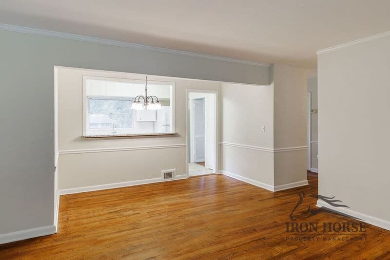 Athens House: 160 Harold Drive