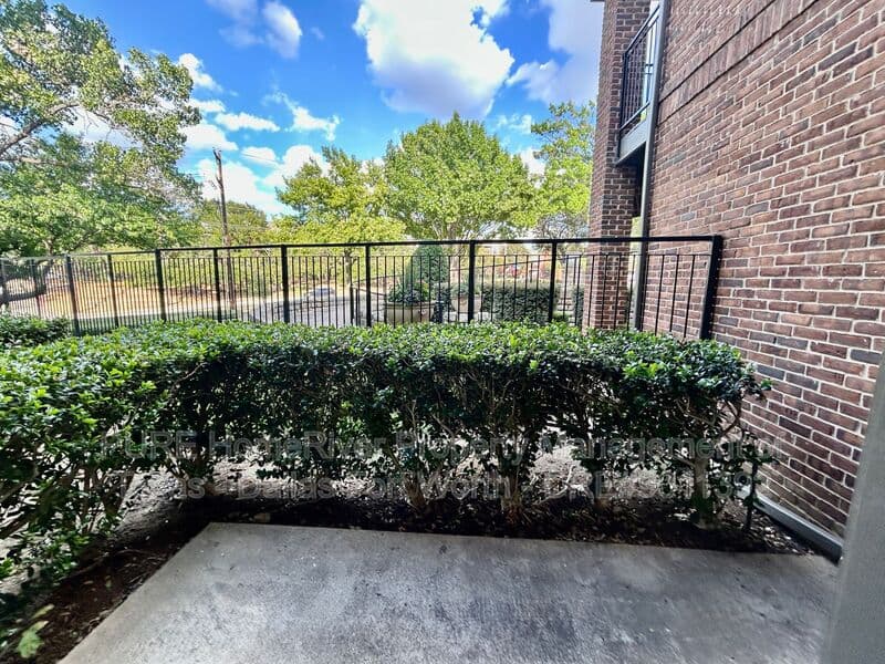 Arlington Condo: 1655 Ascension Bluff Dr.