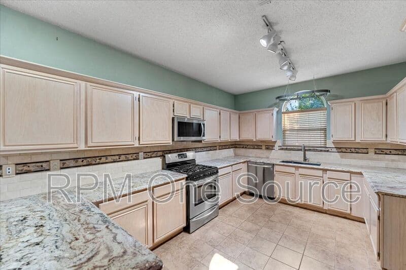 Plano House: 6752 Macintosh Drive
