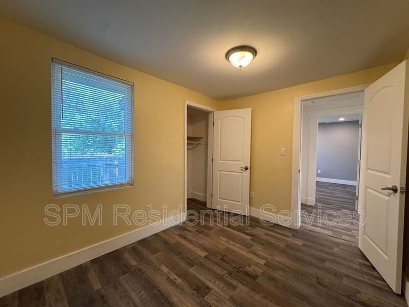 Wilmington House: 565 Manly Ave