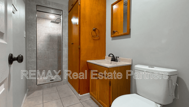 Sumrall House: 1007 Highway 42