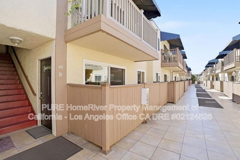 Los Angeles House: 2852 Sawtelle Blvd