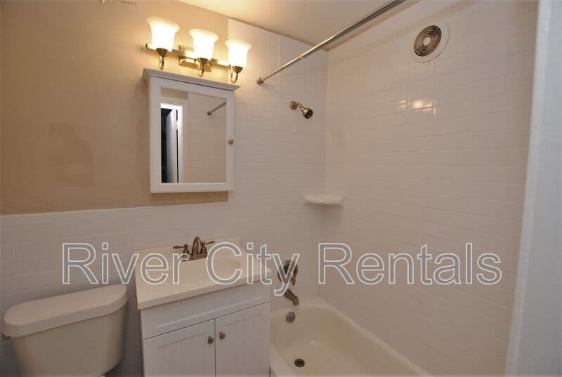 Jacksonville House: 2729 Oak Street