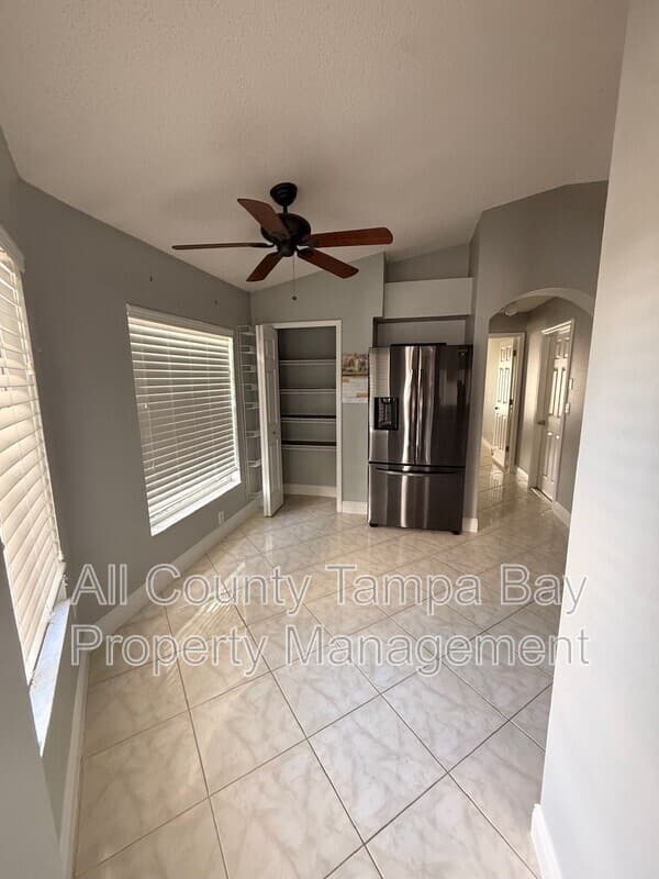 Riverview House: 11747 Lynmoor Dr
