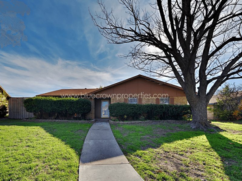 Carrollton House: 2112 Victoria Road