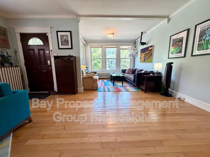 Upper Darby House: 216 Glencoe Rd