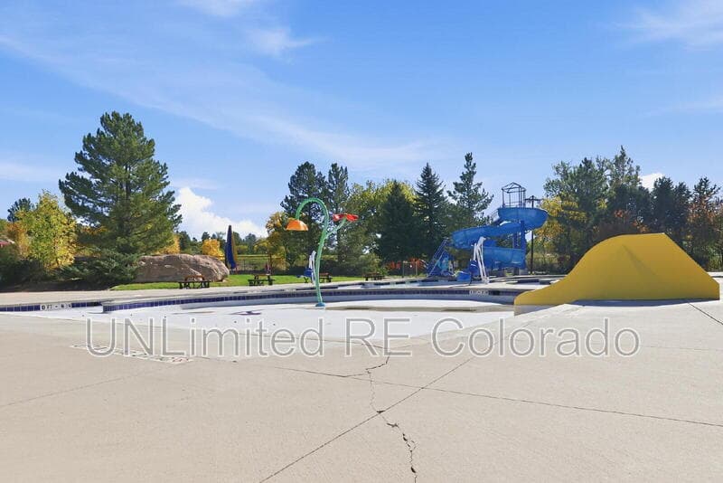 Castle Rock Condo: 7 Cantril Street