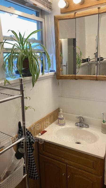 Burlington Condo: 9 Chase Street - 3