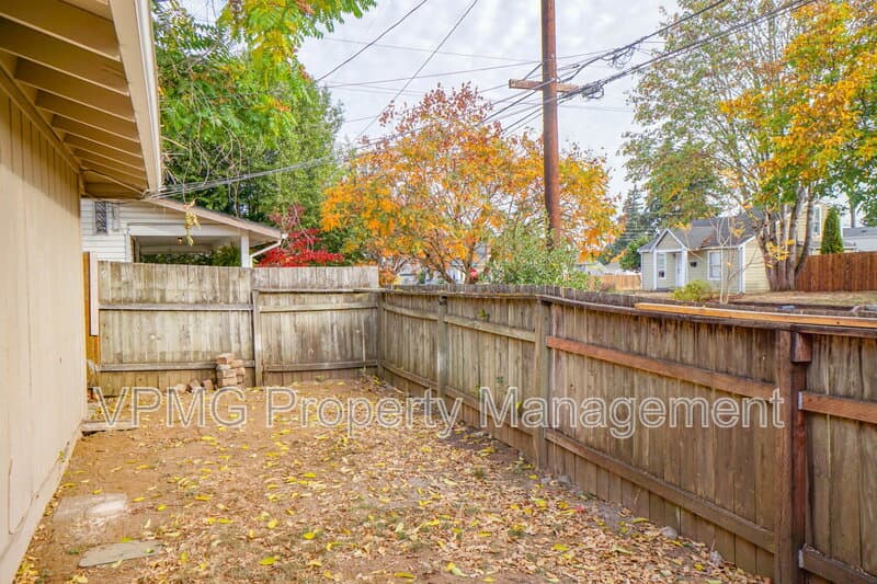Vancouver Condo: 3208 M St
