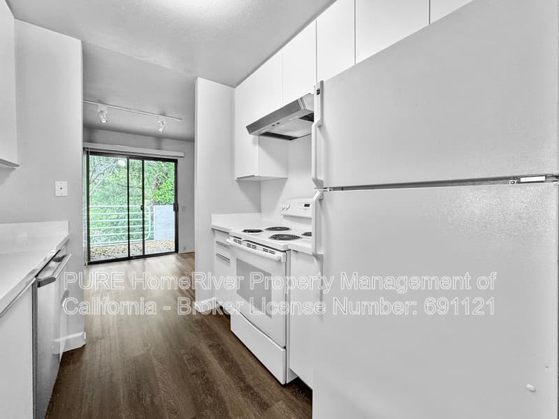 Sacramento Condo: 6220 Gloria Dr