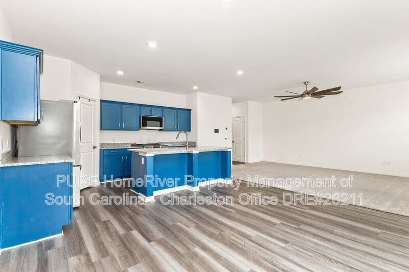 Summerville House: 484 Pender Woods Dr