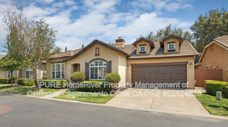 Gold River House: 12020 Gold Pointe Lane