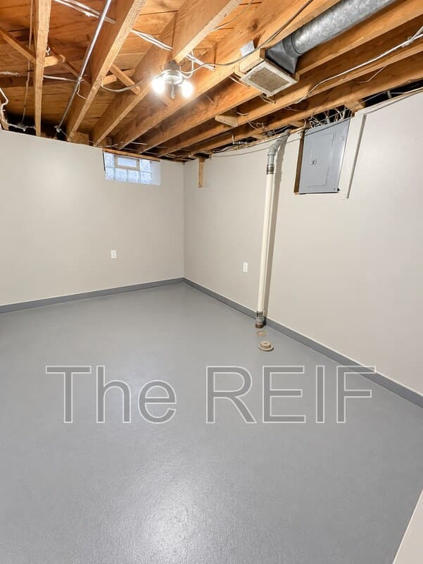 Detroit House: 17712 Lenore Avenue