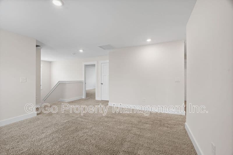 Simpsonville House: 216 Pewter Circle