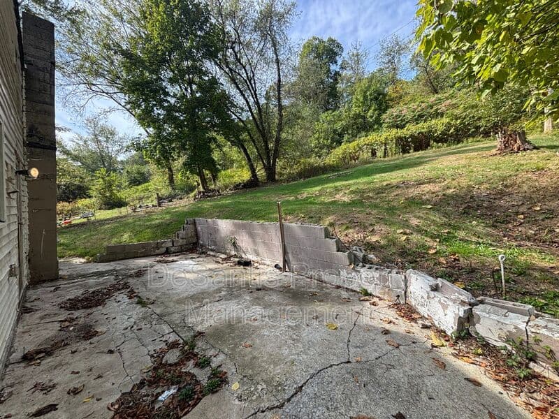 Beaver Falls House: 1813 West Avenue