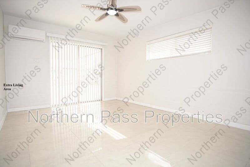 El Paso House: 4920 Alps