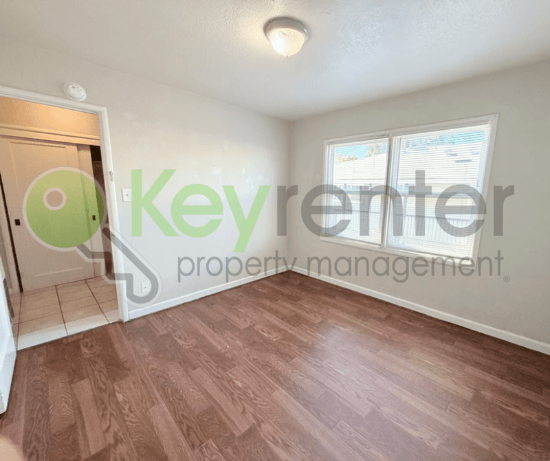 Sacramento House: 691 El Camino Ave.