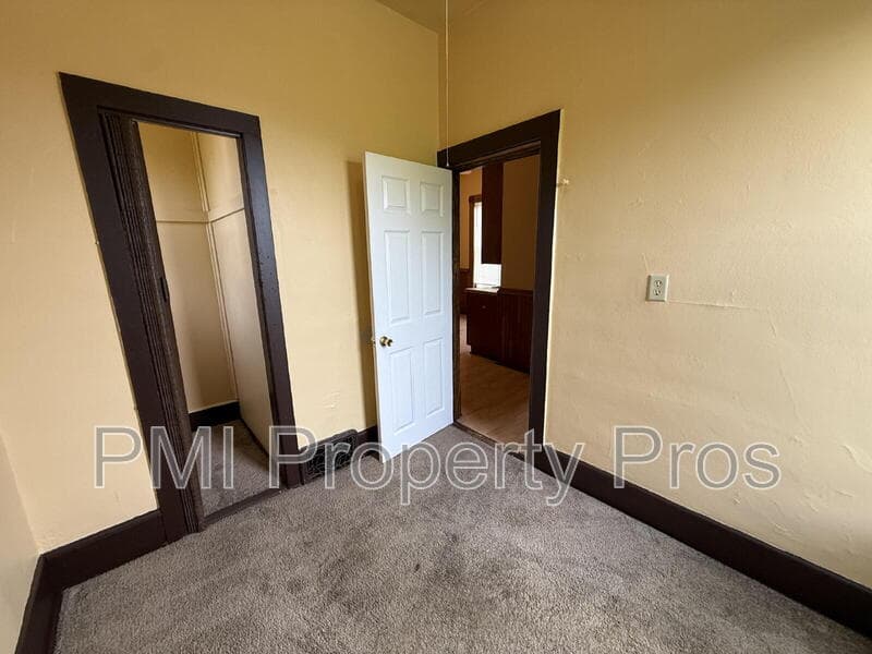 Milwaukee Condo: 2441 N Dr. William Finlayson St (Upper)