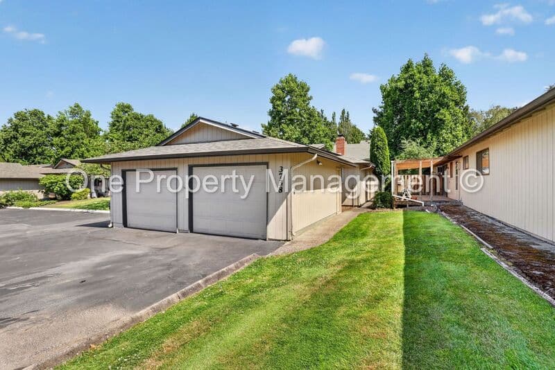 Vancouver House: 3738 NE 45th St