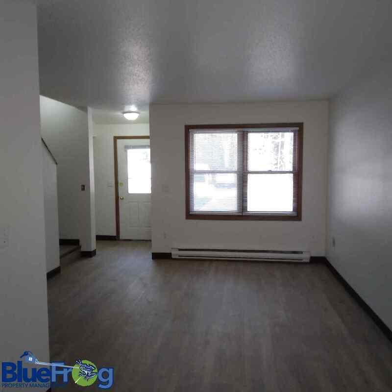 Suring Condo: 406 North Barkman Street - 4