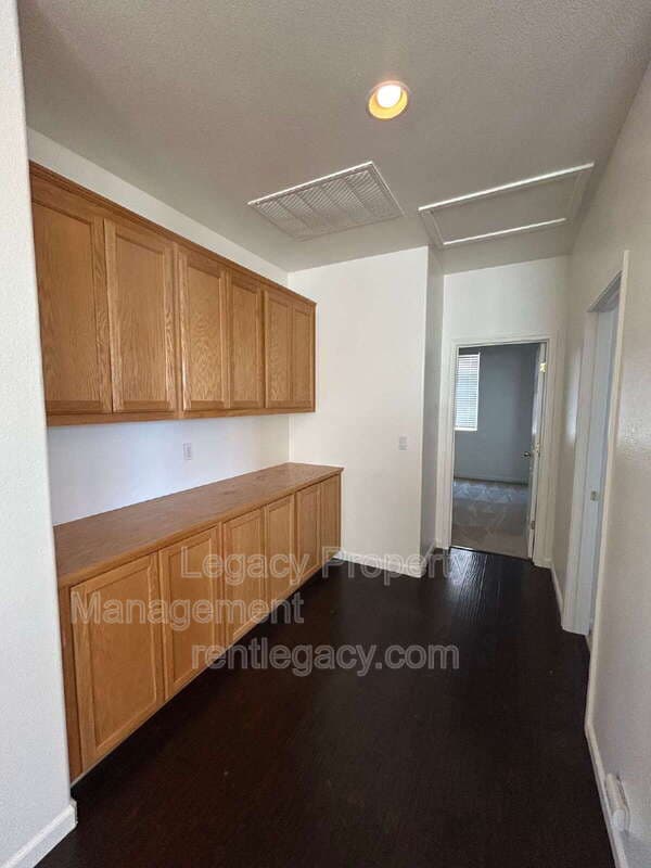 Fairfield House: 5085 Lockie Ln