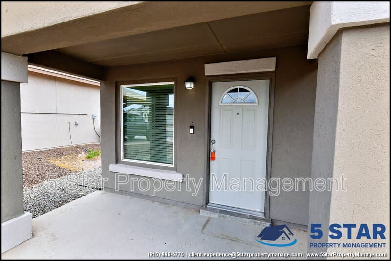 El Paso House: 872 Colbert Shapleigh Place !!
