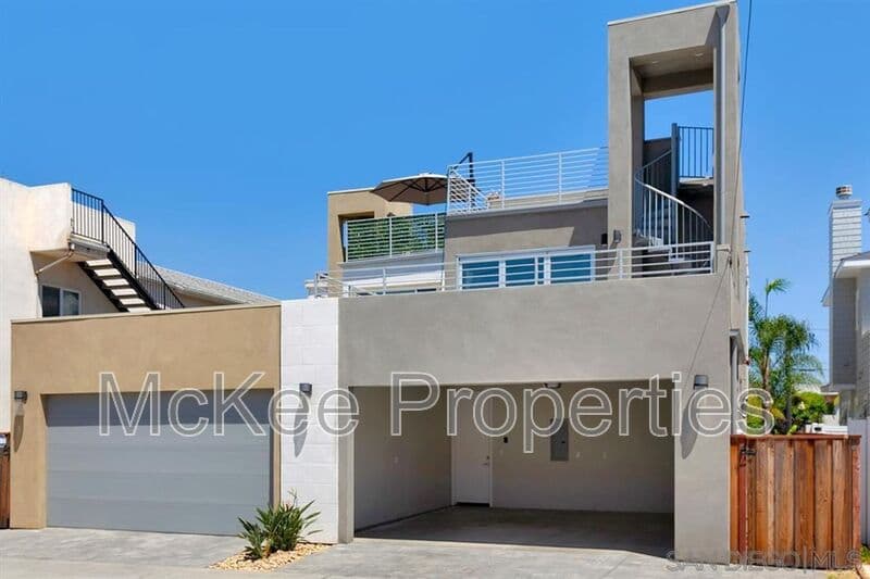 Imperial Beach House: 157 Donax Avenue