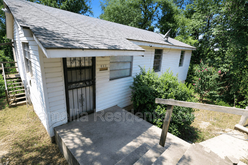 Birmingham House: 913 13th Street