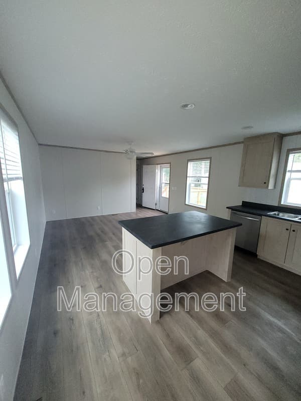 Louisville House: 3416 Kramers Ln