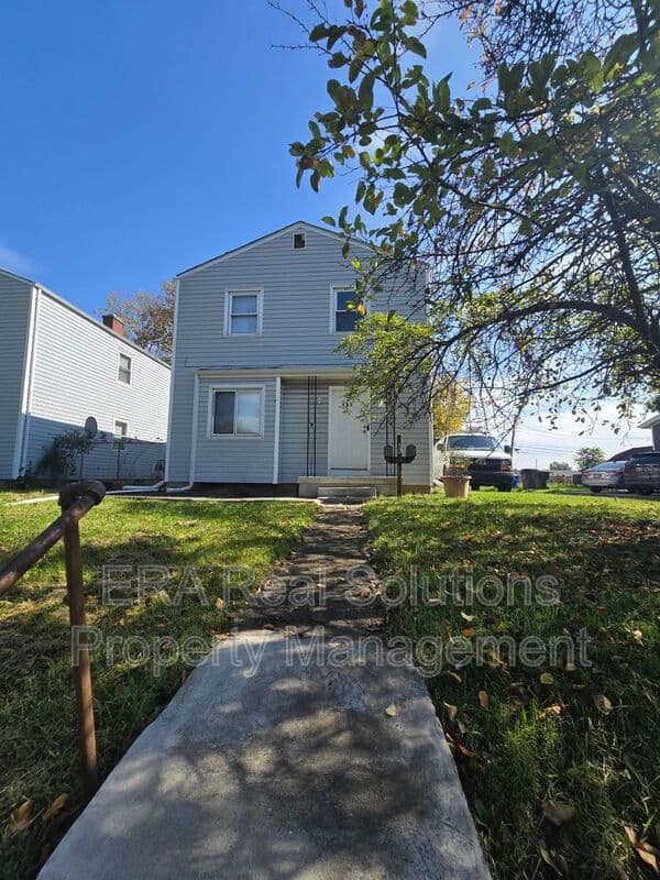 Columbus Condo: 112 COLUMBIAN AVE- A