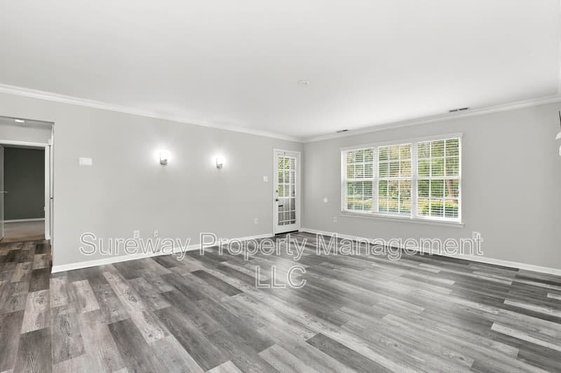 Sewell Condo: 727 Sedgewick Ct