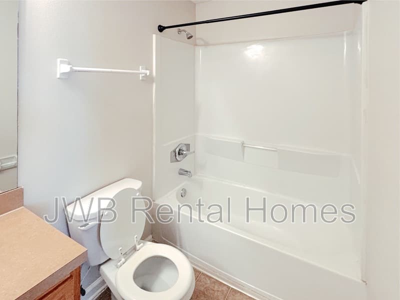Jacksonville House: 8315 Oden Ave