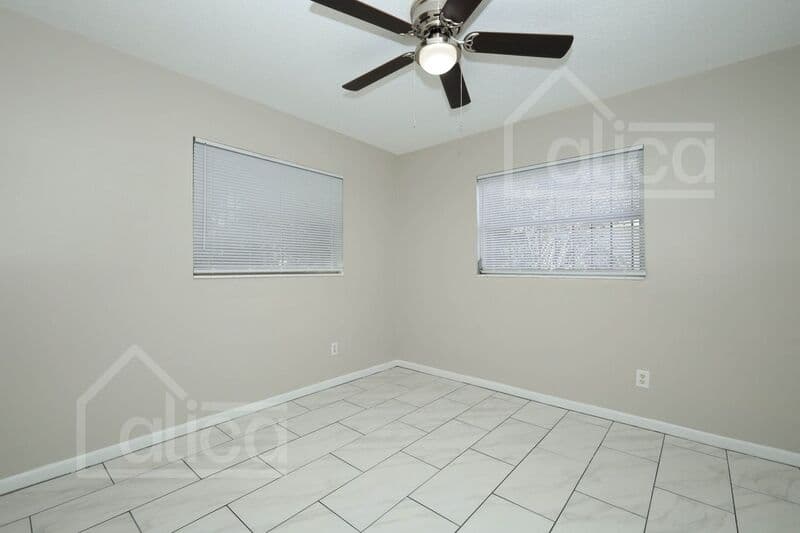 Orlando House: 4258 Clarinda St