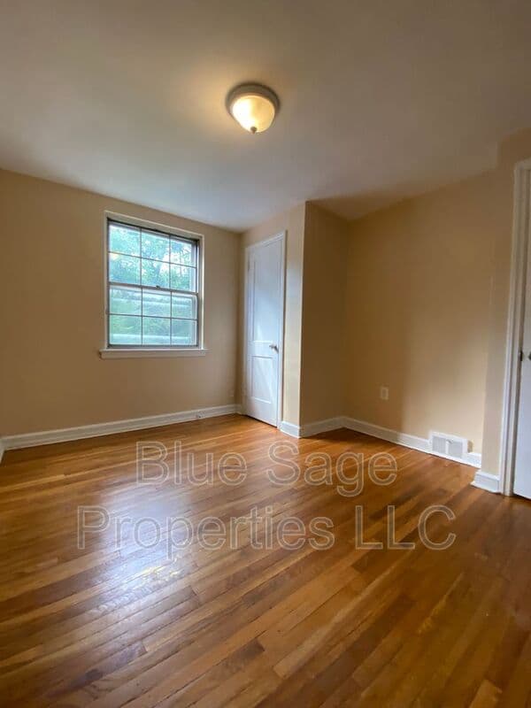 Upper Darby Townhome: 6635 Church Ln