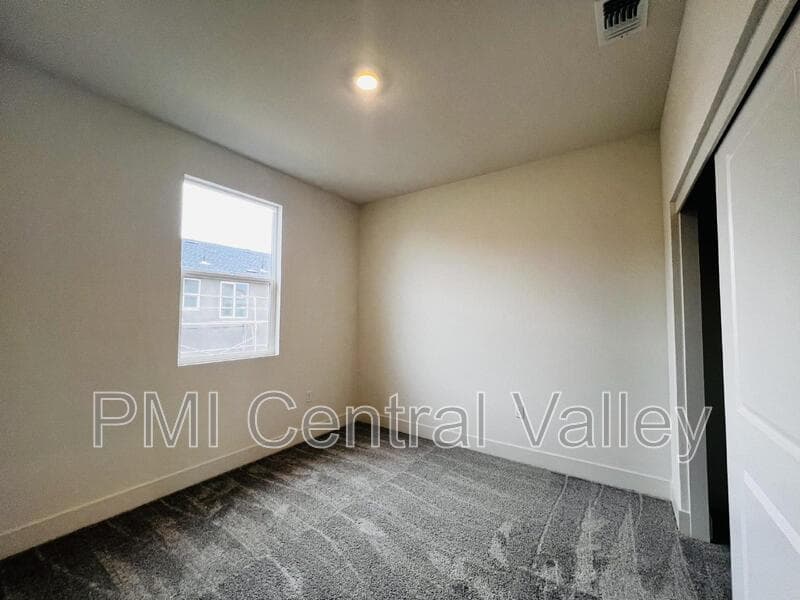 Manteca House: 3275 Hayduke Street