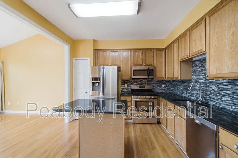 Sterling House: 46670 Cavendish Sq