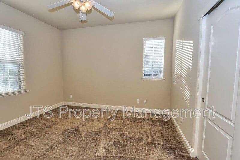 Orangevale House: 9041 Crescenda Lane