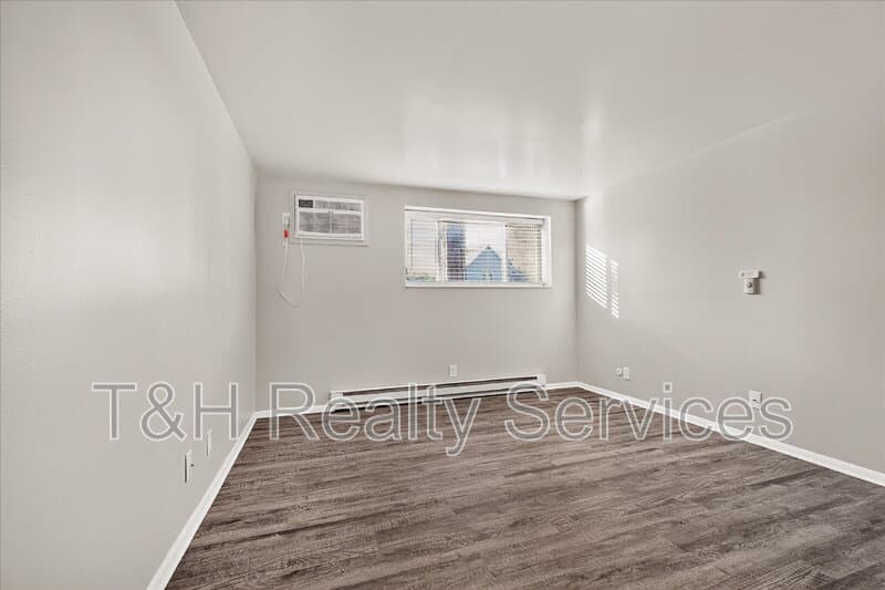 Noblesville Condo: 1142 Evans Avenue