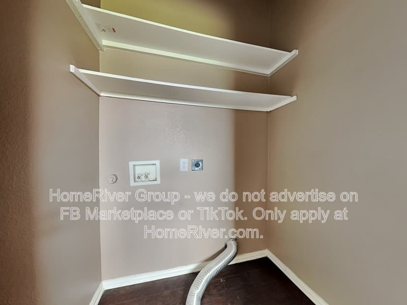 Celina House: 170 Doloris Ct