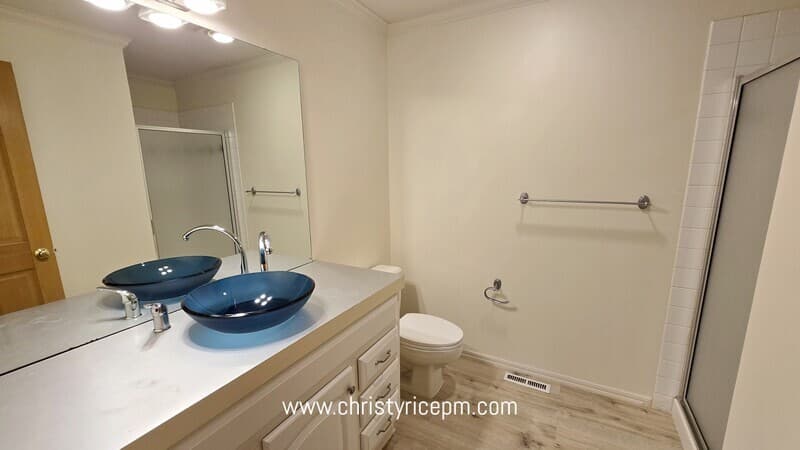 Redmond House: 16323 NE 50th Way