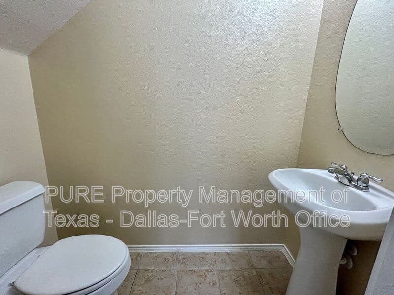 Haslet House: 809 San Miguel Trl