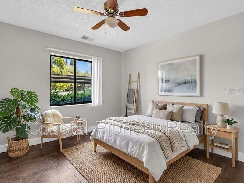 Palm Harbor House: 1801 E Lake Rd