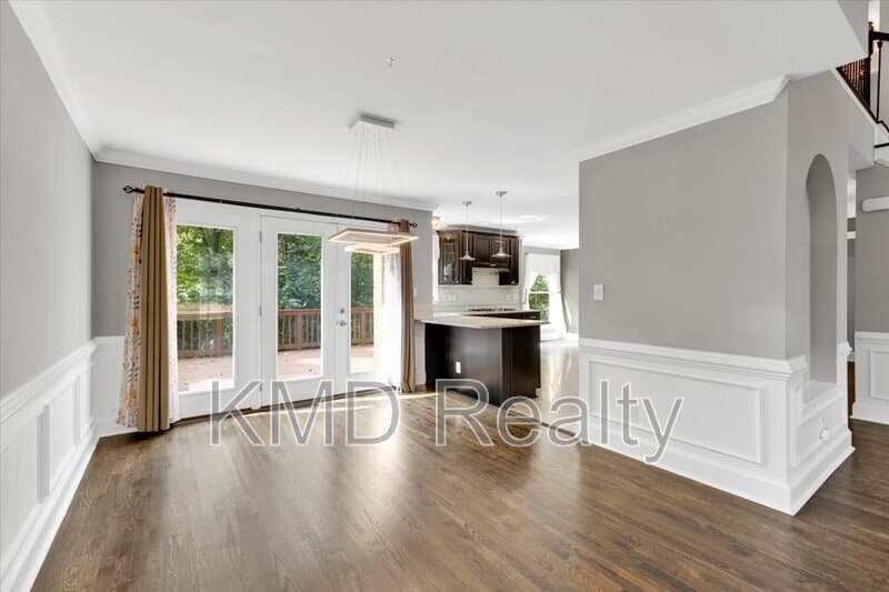 Charlotte House: 3112 English Sparrow Lane