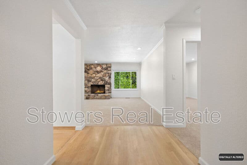 Danville House: 132 Glen Ct