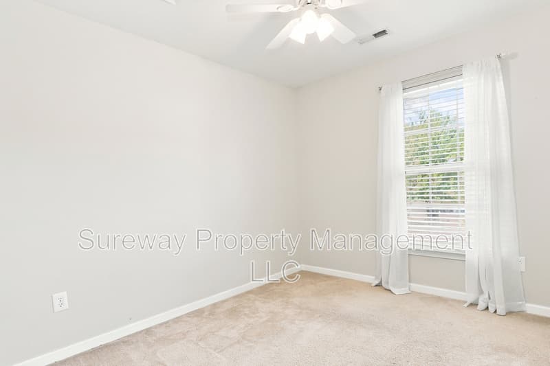 Burlington Townhome: 15 Guilford Place
