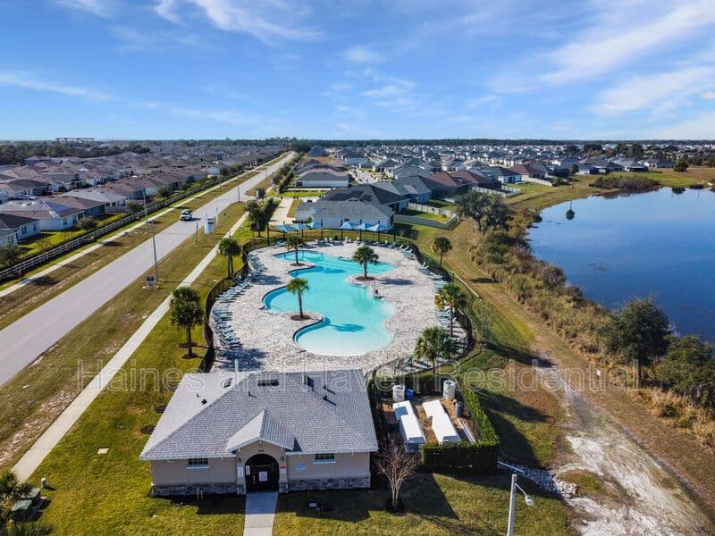 Winter Haven House: 409 Corso Loop