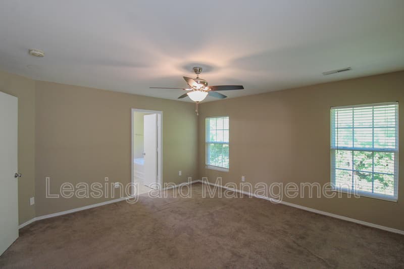 North Charleston House: 8811 Kellum Drive